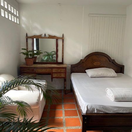 Hostal Casa Las Tias Μεντεγίν Εξωτερικό φωτογραφία